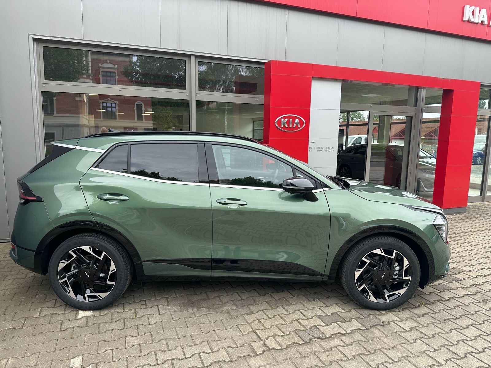 Fahrzeugabbildung Kia SPORTAGE  1.6T-GDI GTL PANO, SOUND, LEDER, DRIVE