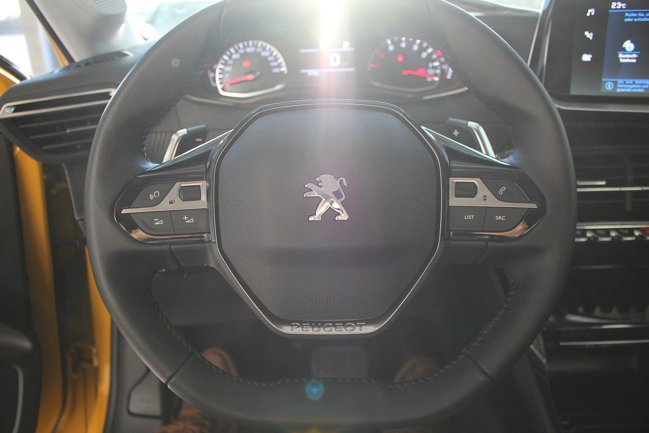 Fahrzeugabbildung Peugeot 208 Allure EAT8