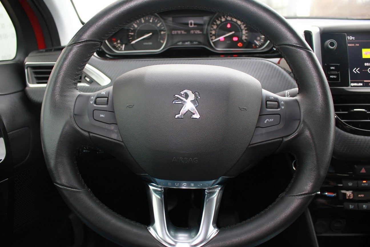 Fahrzeugabbildung Peugeot 2008 SIGNATURE