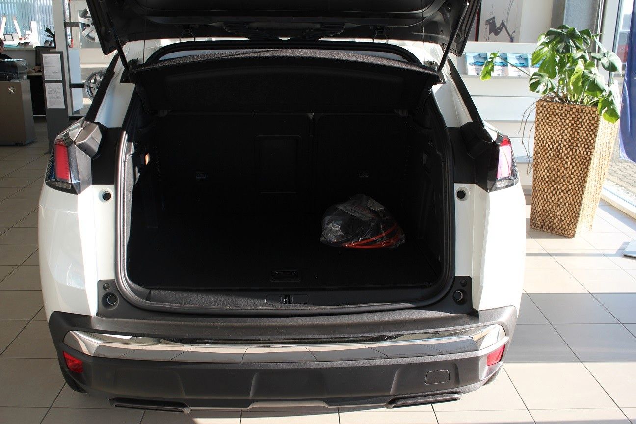Fahrzeugabbildung Peugeot 3008 HYBRID 225 ALLURE