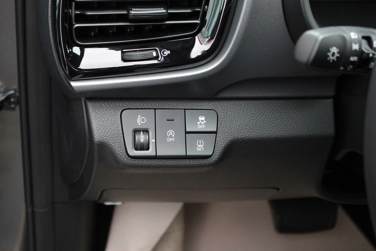 Fahrzeugabbildung Kia STONIC NIGHTLINE EDITION 48V DCT7