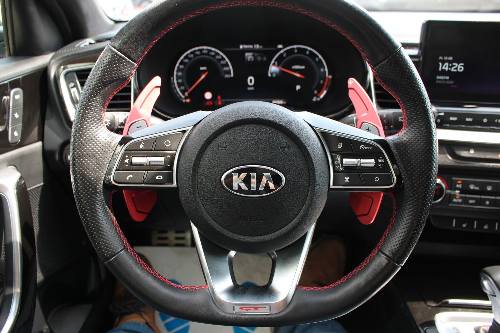 Fahrzeugabbildung Kia PROCEED GT  GLASDACH NAVIGATION + KOMFORT PAKET