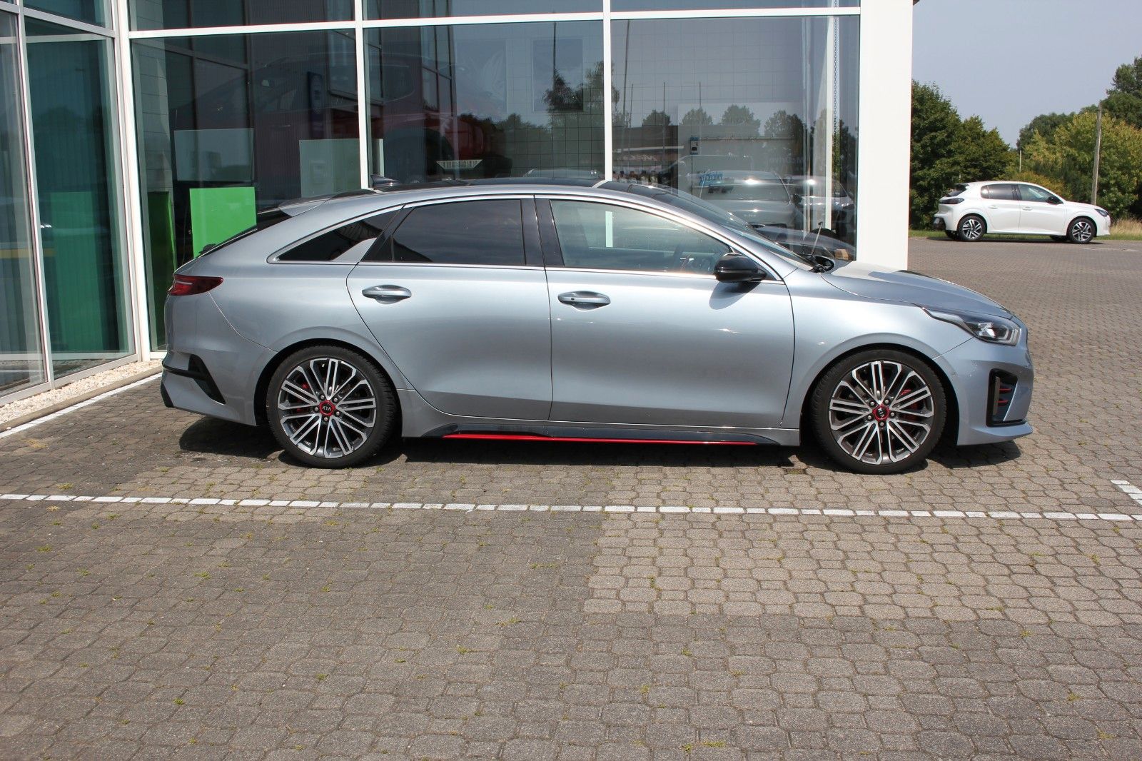 Fahrzeugabbildung Kia PROCEED GT  GLASDACH NAVIGATION + KOMFORT PAKET