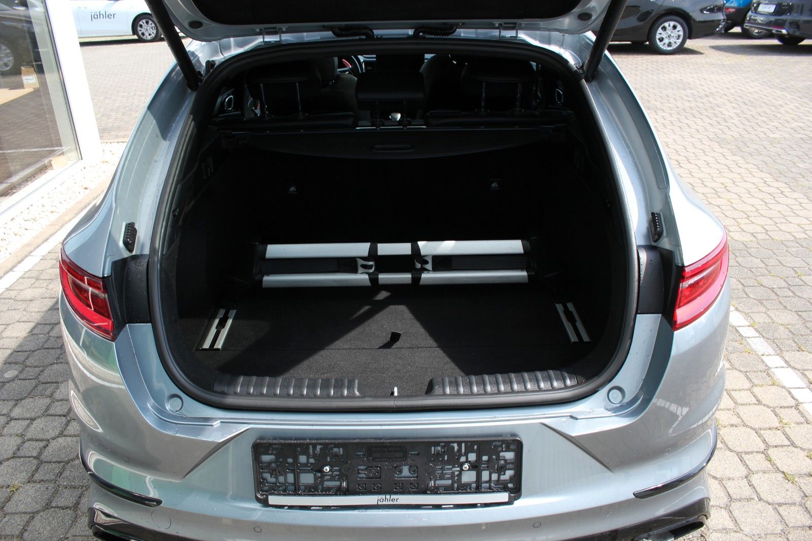 Fahrzeugabbildung Kia PROCEED GT  GLASDACH NAVIGATION + KOMFORT PAKET