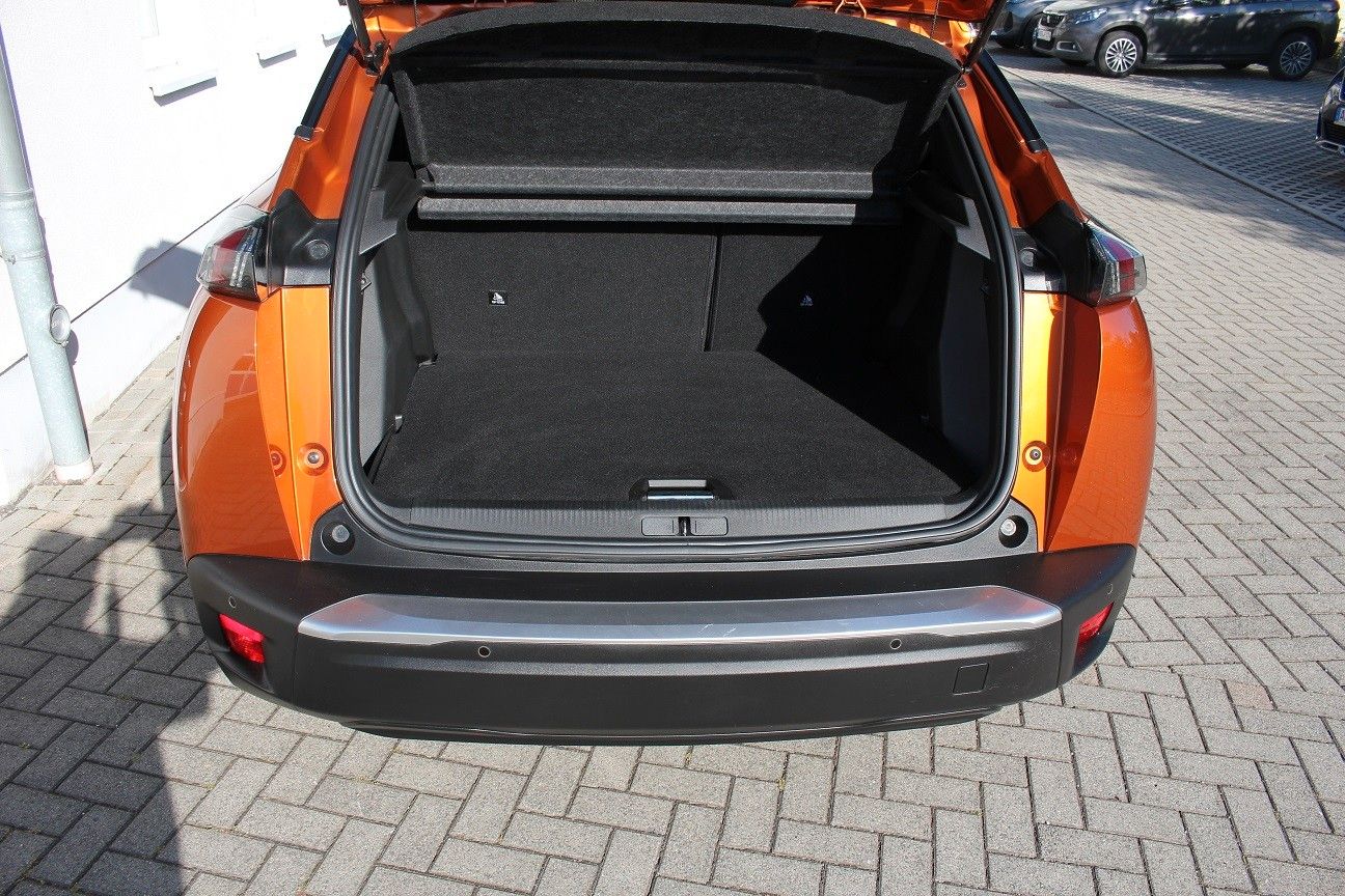 Fahrzeugabbildung Peugeot 2008 e- GT