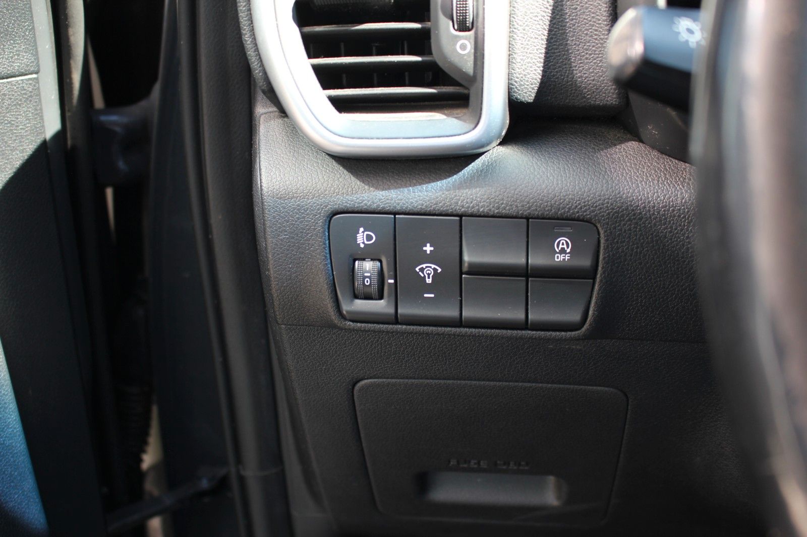 Fahrzeugabbildung Kia SPORTAGE VISION 2WD