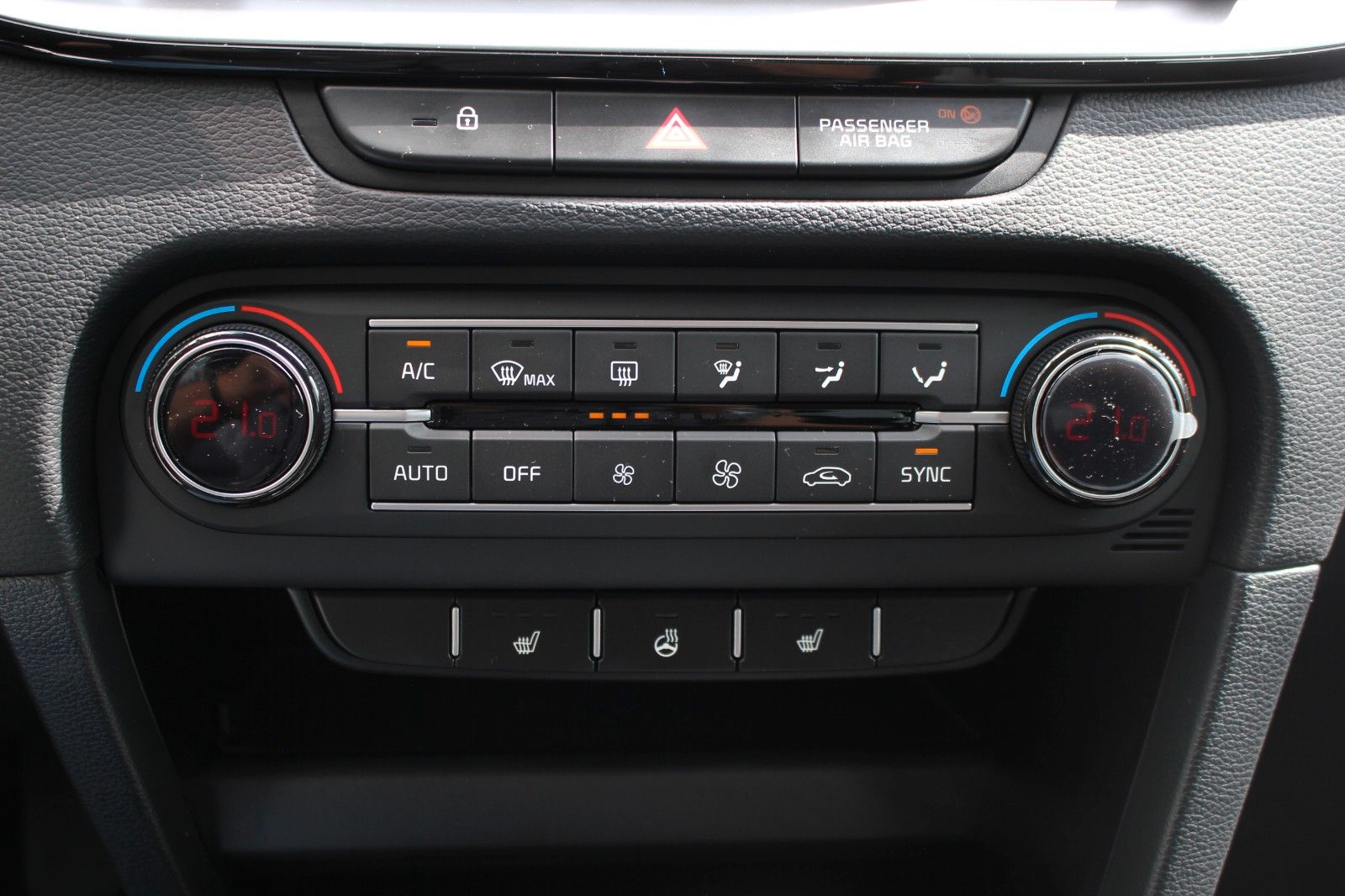 Fahrzeugabbildung Kia CEED SW SPIRIT DCT 140PS
