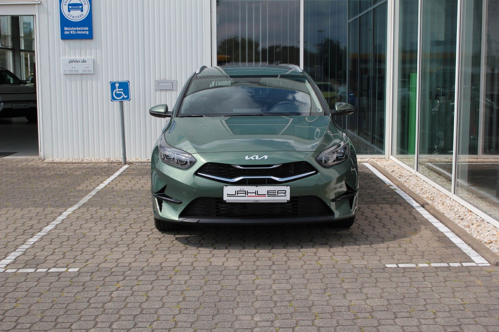 Fahrzeugabbildung Kia CEED SW SPIRIT DCT 140PS