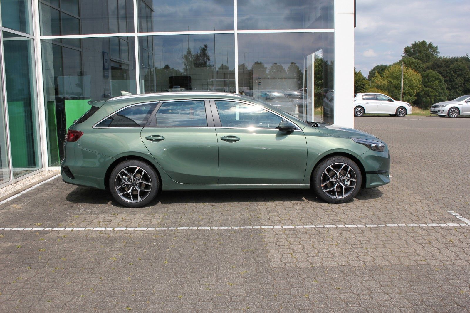 Fahrzeugabbildung Kia CEED SW SPIRIT DCT 140PS