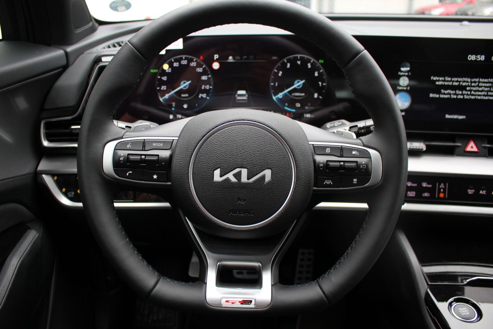 Fahrzeugabbildung Kia SPORTAGE GT LINE HYBRID 215PS