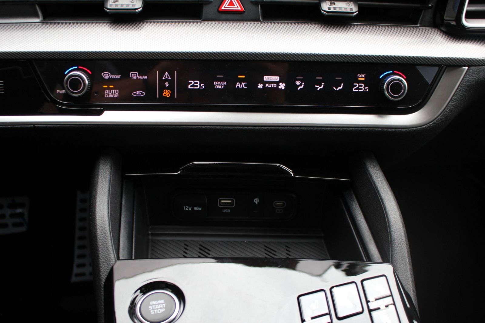 Fahrzeugabbildung Kia SPORTAGE GT LINE HYBRID 215PS