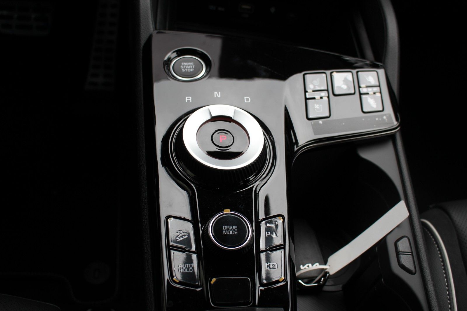 Fahrzeugabbildung Kia SPORTAGE GT LINE HYBRID 215PS