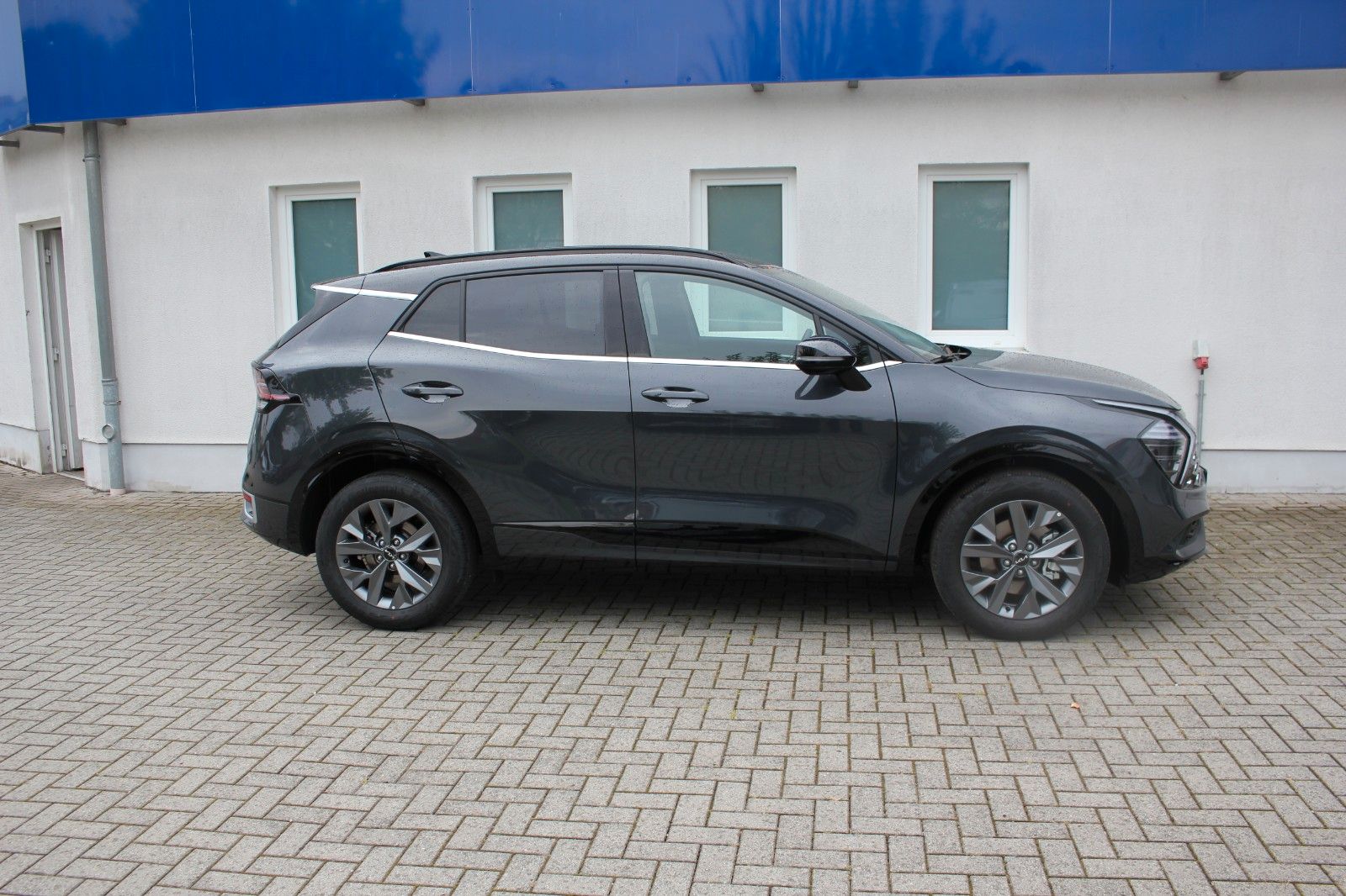 Fahrzeugabbildung Kia SPORTAGE GT LINE HYBRID 215PS