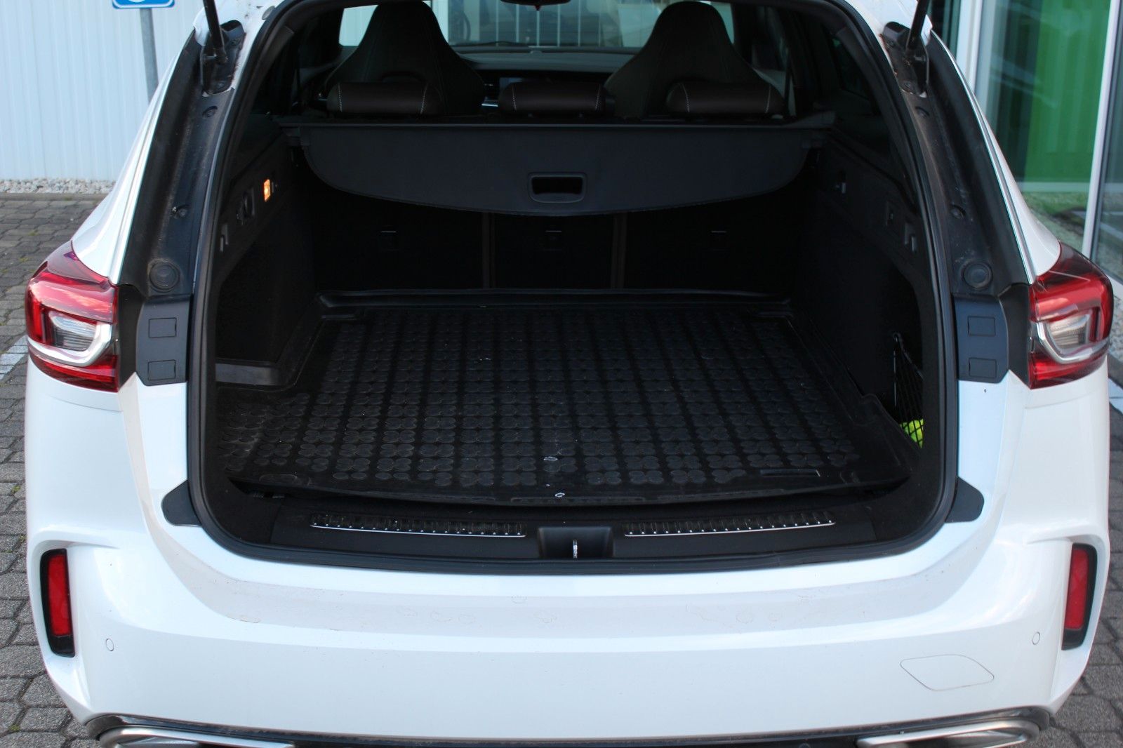 Fahrzeugabbildung Opel INSIGNIA B SPORTS TOURER GSi 4x4