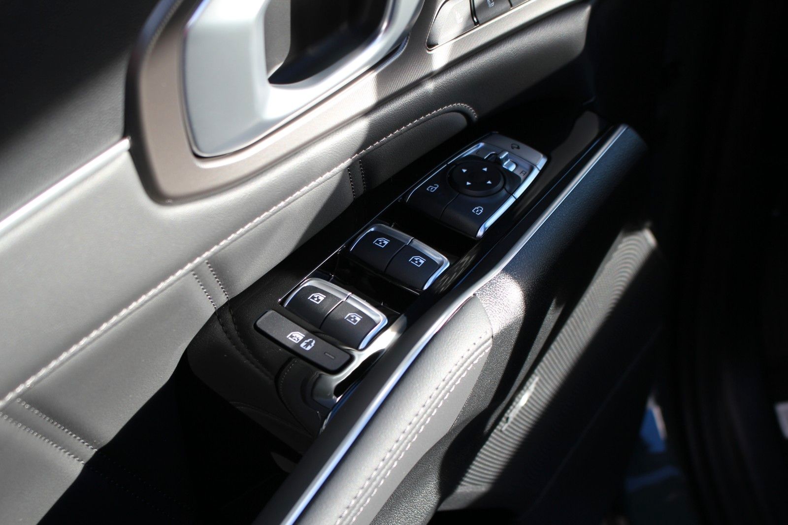 Fahrzeugabbildung Kia SORENTO PLATINUM 4WD NAPPA GLASDACH PREMIUM