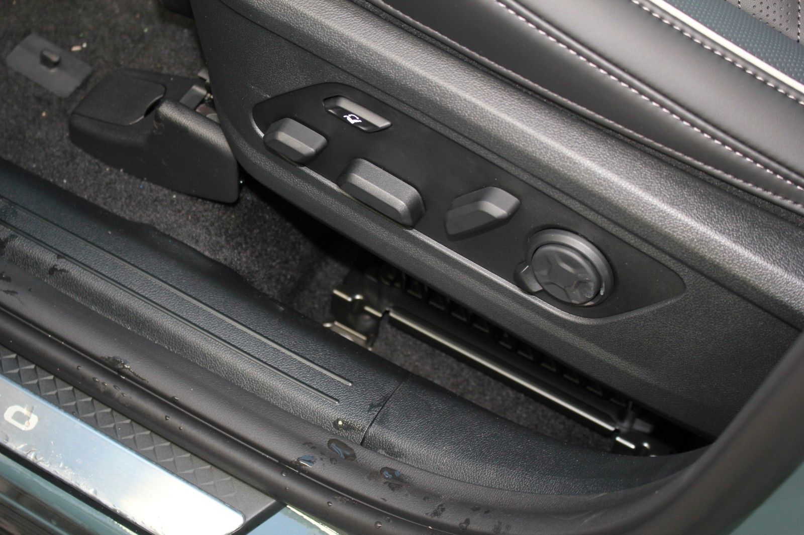 Fahrzeugabbildung Kia SORENTO PLATINUM 4WD NAPPA GLASDACH PREMIUM