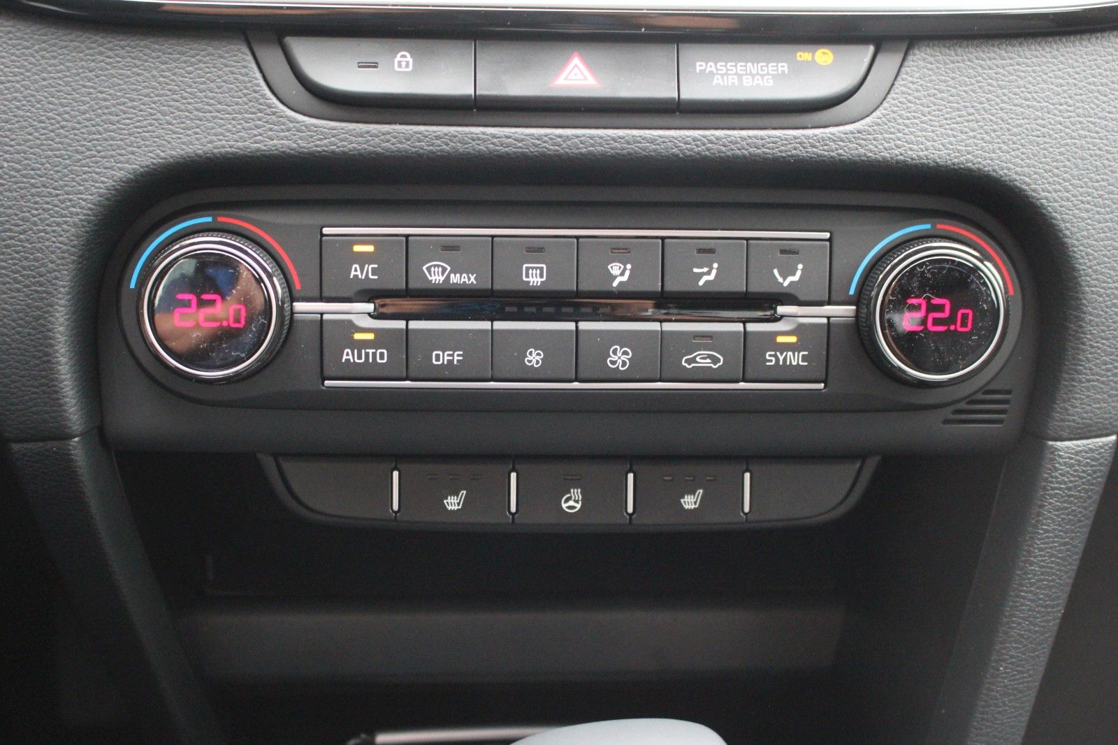 Fahrzeugabbildung Kia CEED SW 1.5 T-GDI DCT VISION KOMFORT PLUS