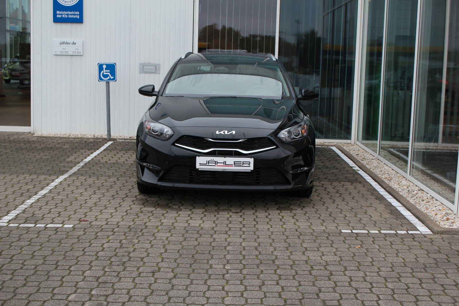 Fahrzeugabbildung Kia CEED SW 1.5 T-GDI DCT VISION KOMFORT PLUS