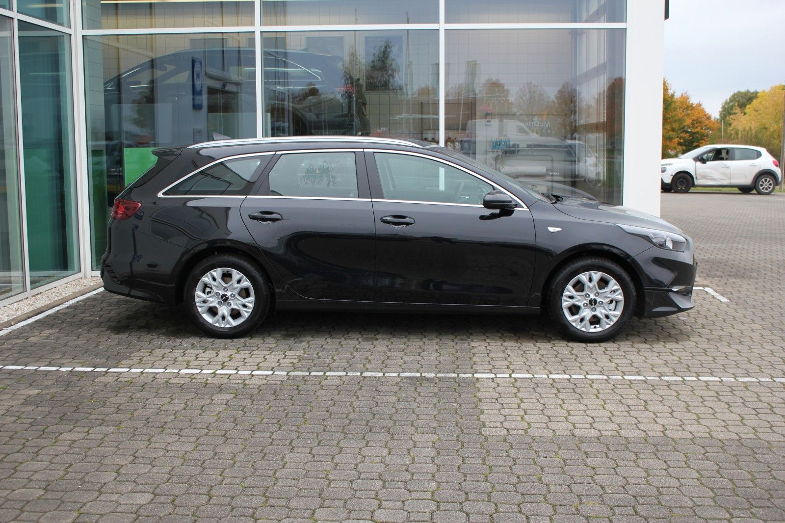 Fahrzeugabbildung Kia CEED SW 1.5 T-GDI DCT VISION KOMFORT PLUS