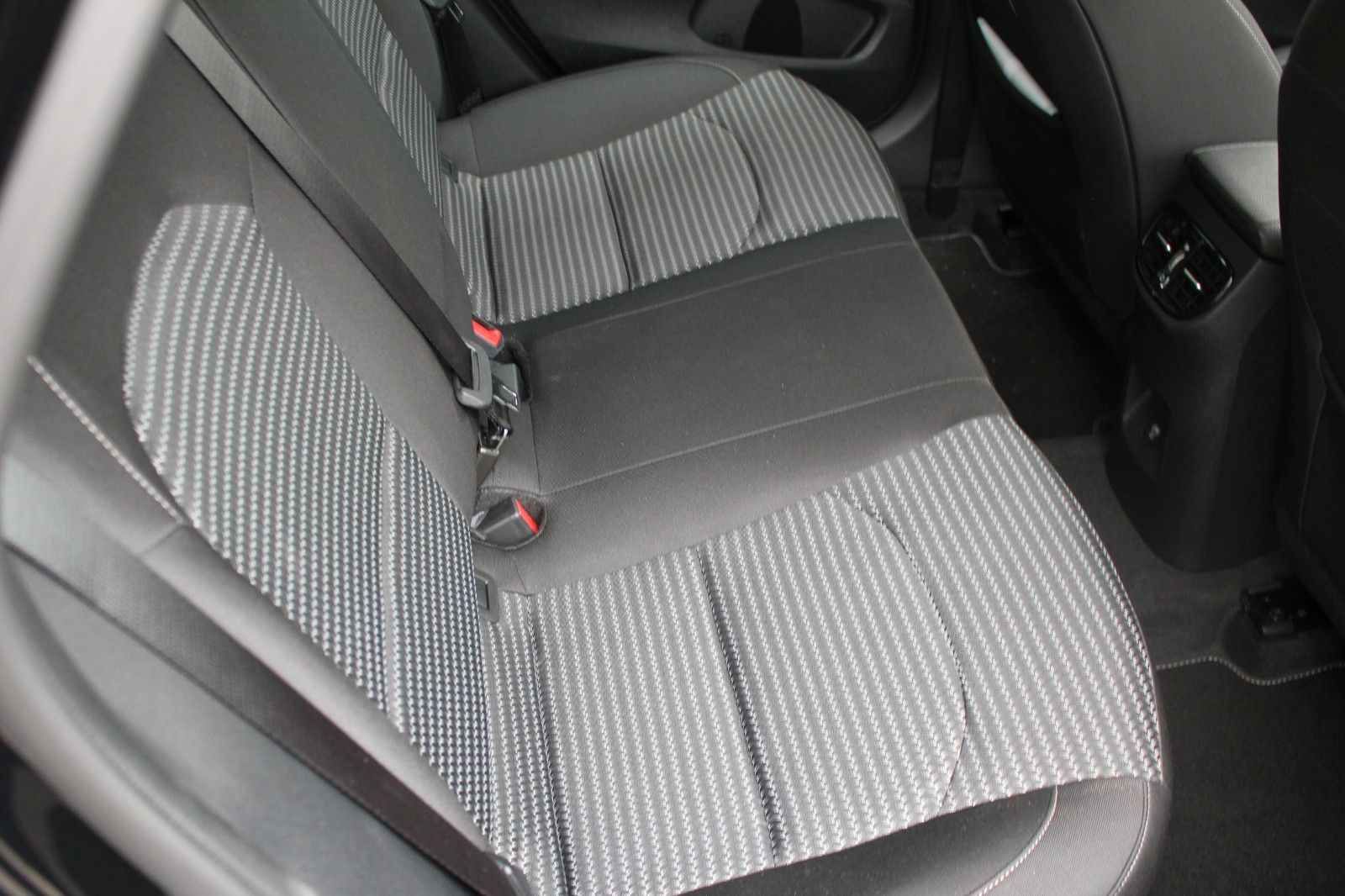 Fahrzeugabbildung Kia CEED SW 1.5 T-GDI DCT VISION KOMFORT PLUS