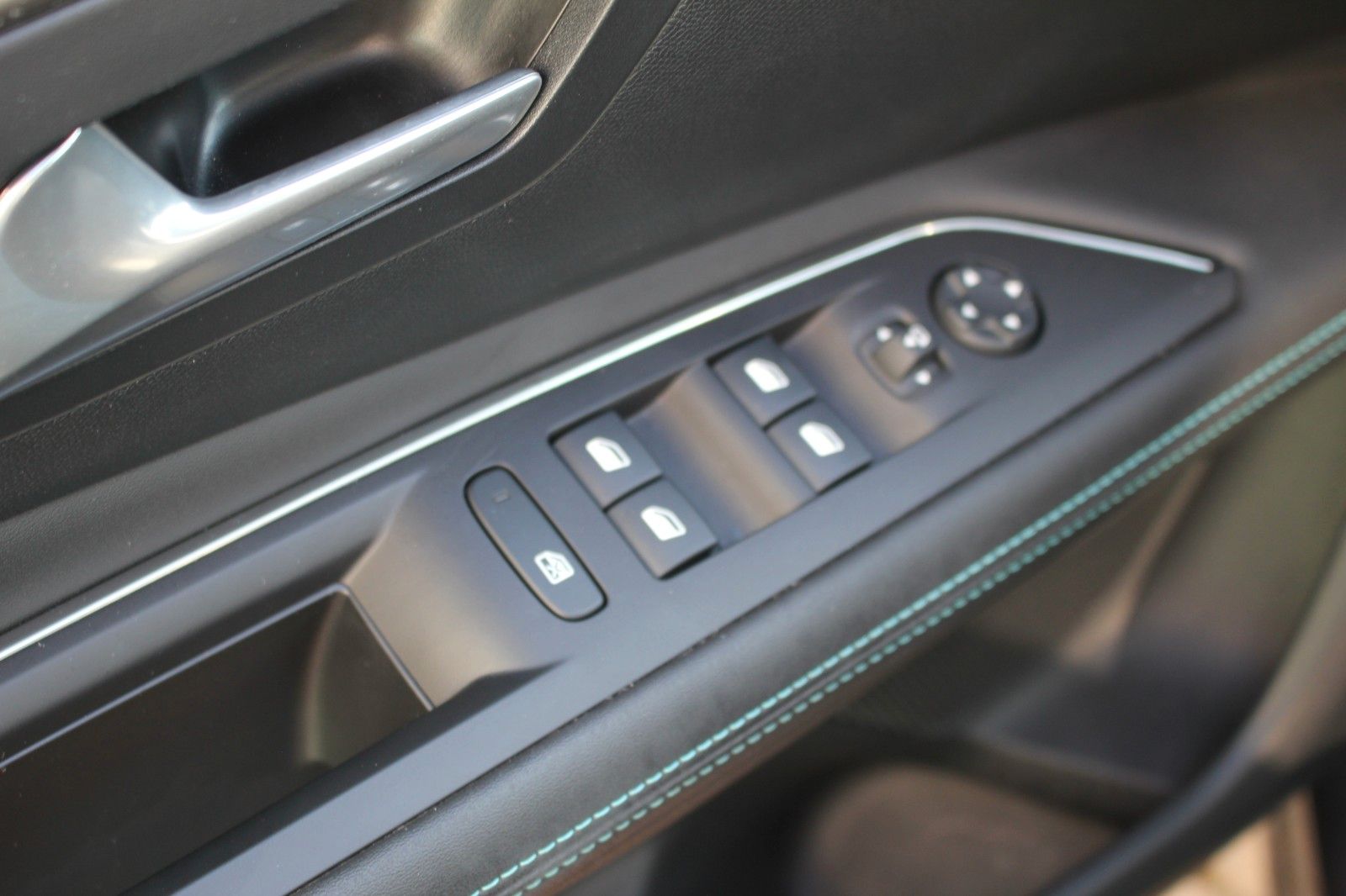 Fahrzeugabbildung Peugeot 3008 ALLURE PACK