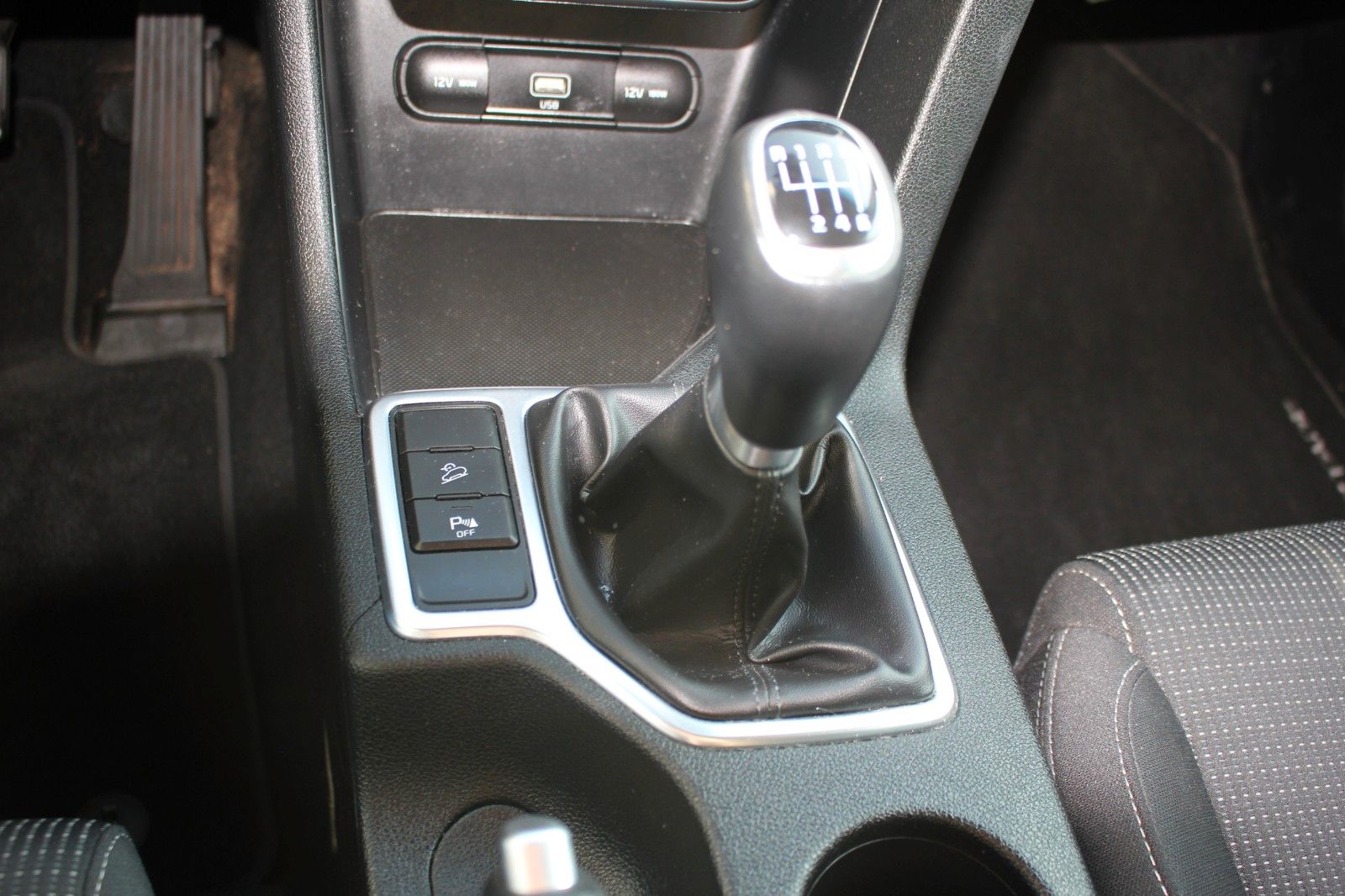 Fahrzeugabbildung Kia SPORTAGE DREAM TEAM EDITION 2WD