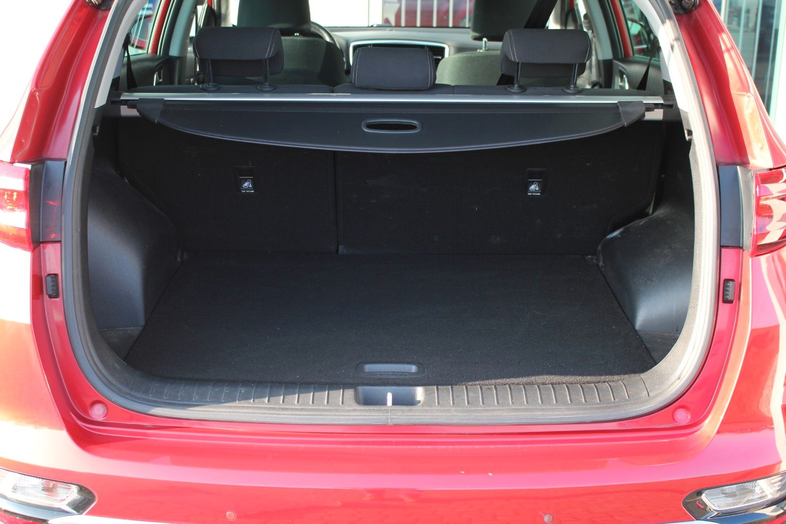 Fahrzeugabbildung Kia SPORTAGE DREAM TEAM EDITION 2WD