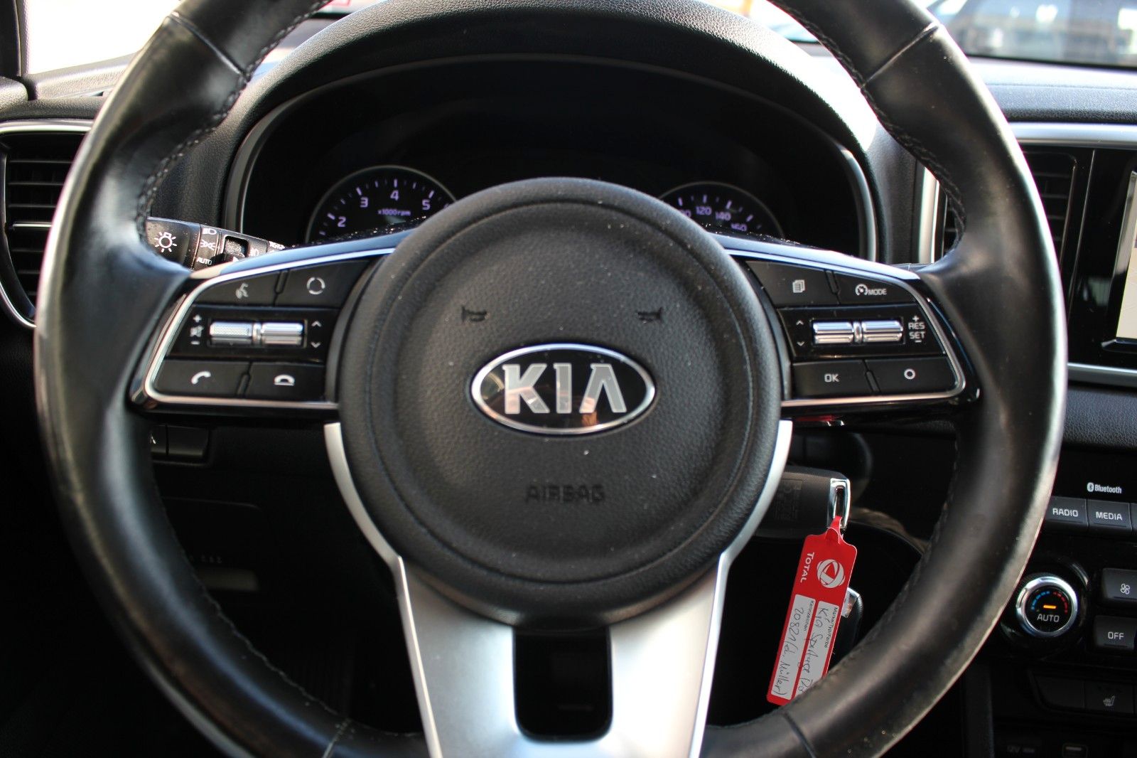 Fahrzeugabbildung Kia SPORTAGE DREAM TEAM EDITION 2WD