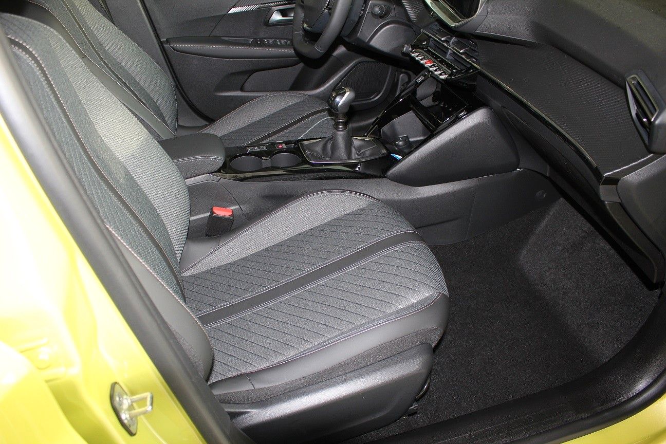 Fahrzeugabbildung Peugeot 208 Allure