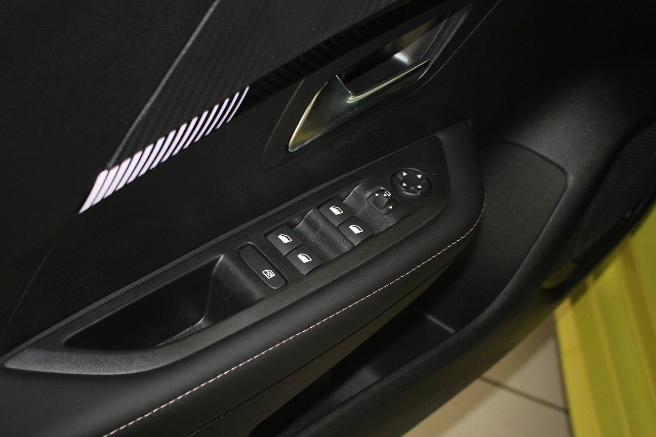 Fahrzeugabbildung Peugeot 208 Allure