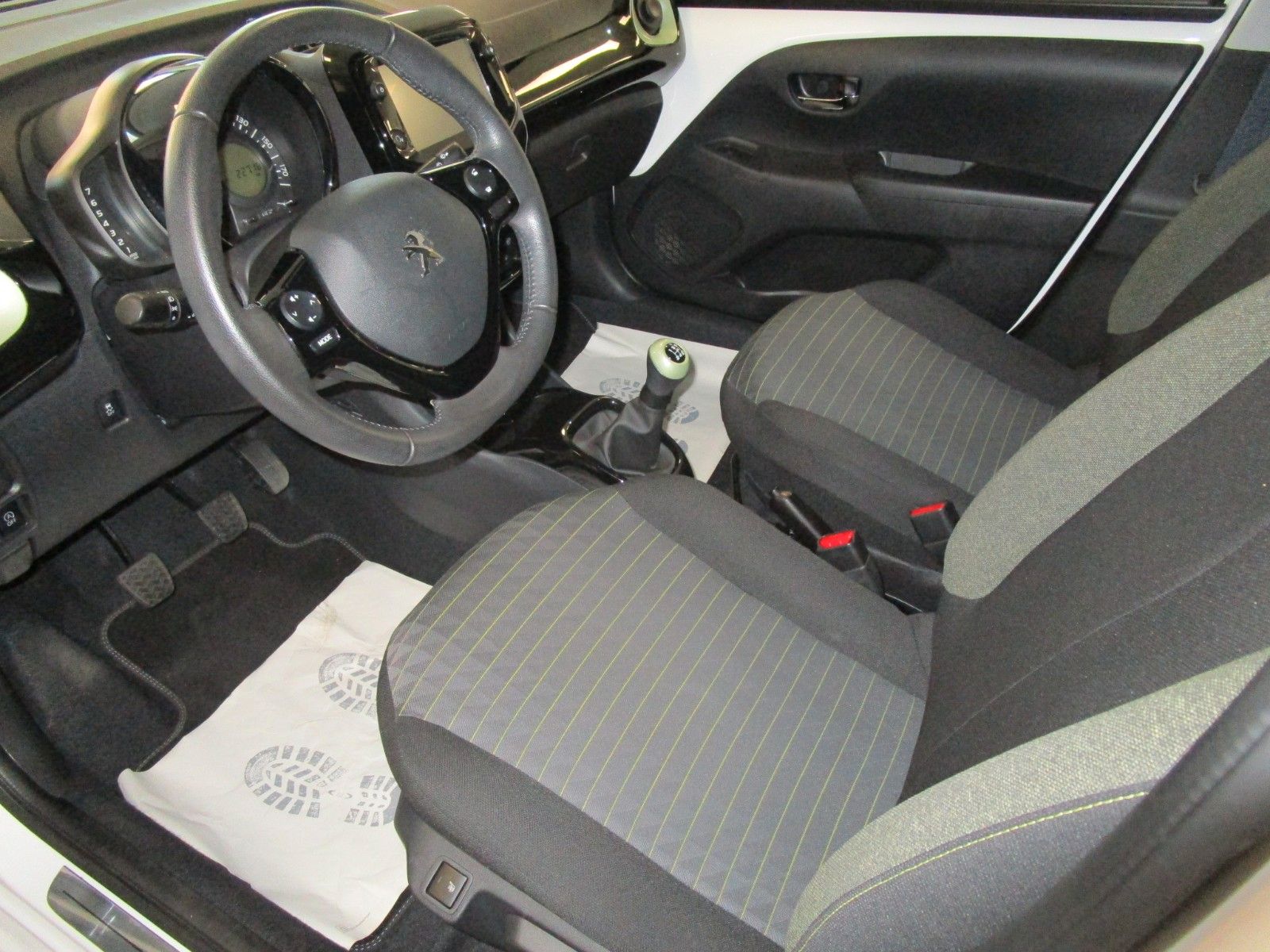 Fahrzeugabbildung Peugeot 108 TOP Collection