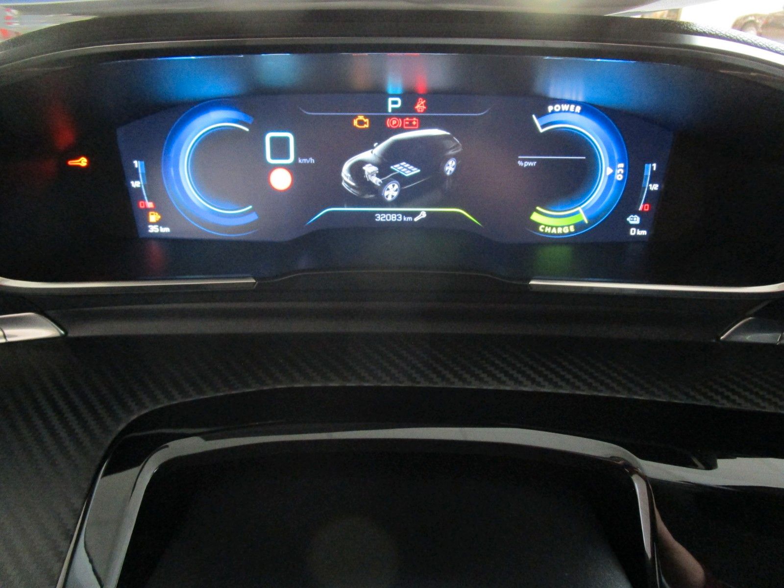 Fahrzeugabbildung Peugeot 508 SW Hybrid 225 Allure Pack / MB-Design