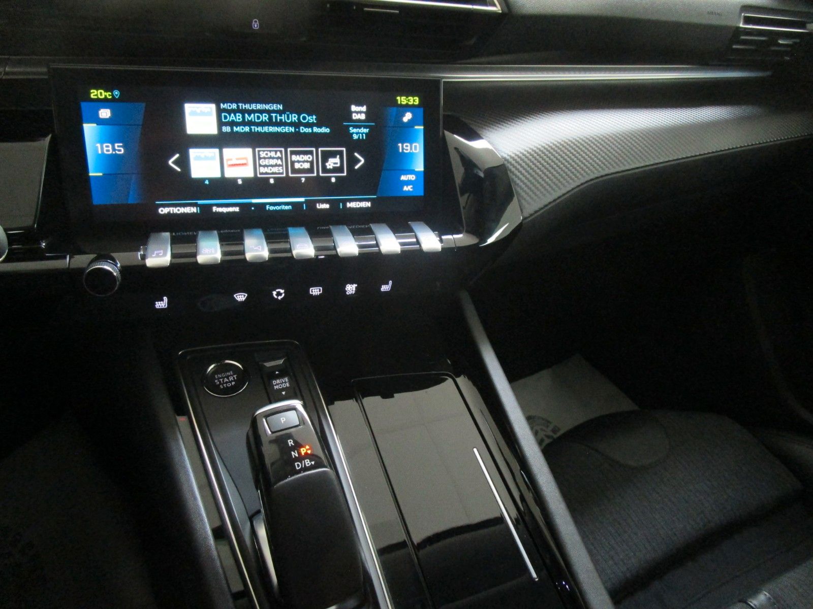 Fahrzeugabbildung Peugeot 508 SW Hybrid 225 Allure Pack / MB-Design