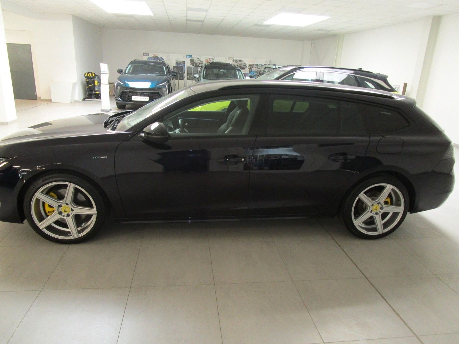 Fahrzeugabbildung Peugeot 508 SW Hybrid 225 Allure Pack / MB-Design