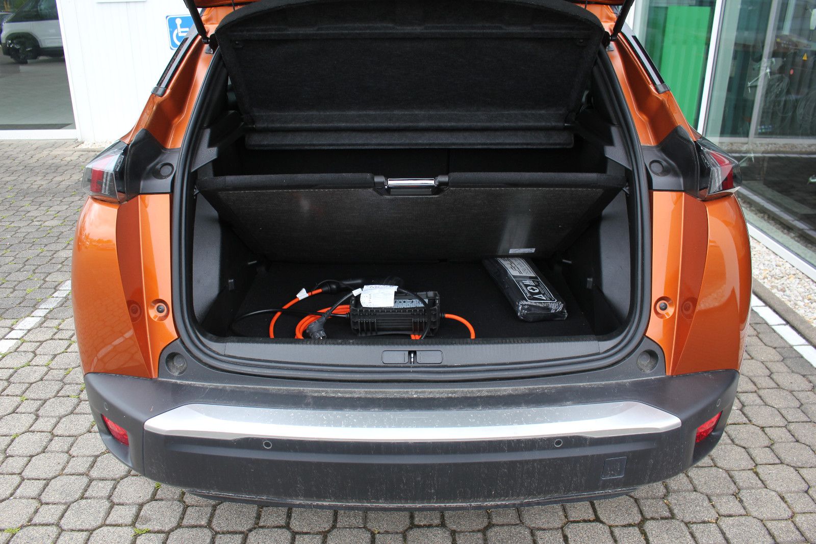 Fahrzeugabbildung Peugeot 2008 e- GT Pack