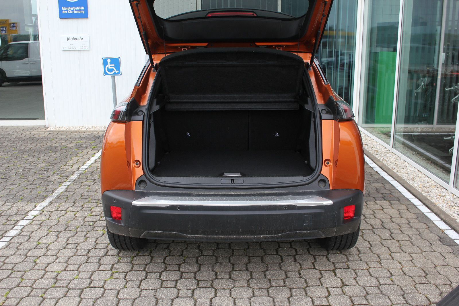 Fahrzeugabbildung Peugeot 2008 e- GT Pack