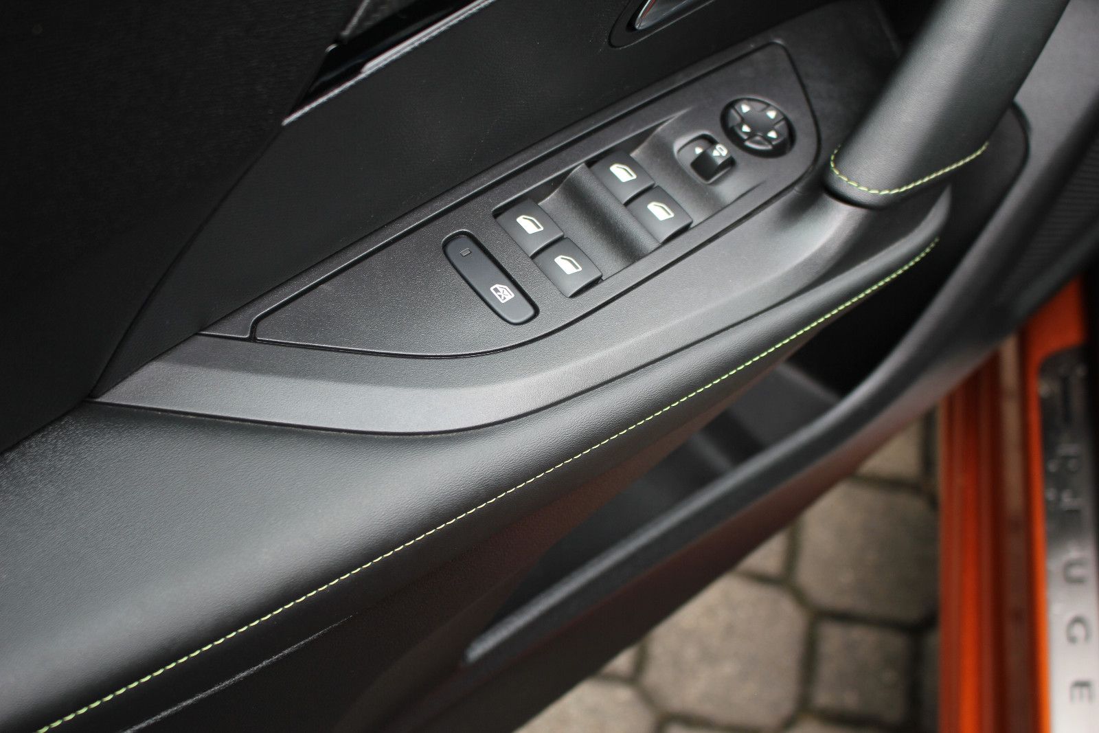 Fahrzeugabbildung Peugeot 2008 e- GT Pack
