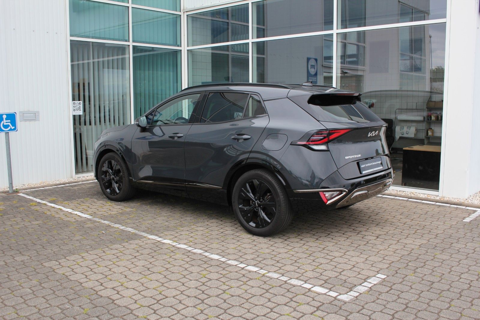 Fahrzeugabbildung Kia SPORTAGE NIGHTLINE EDITION DCT GLASDACH
