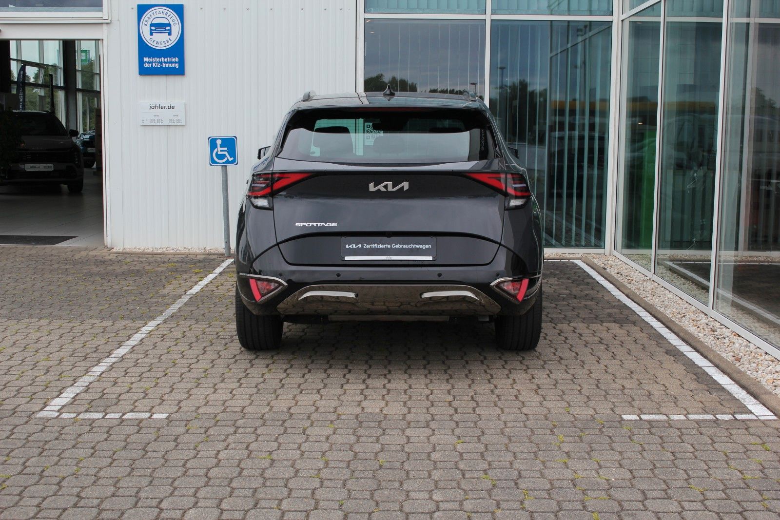 Fahrzeugabbildung Kia SPORTAGE NIGHTLINE EDITION DCT GLASDACH