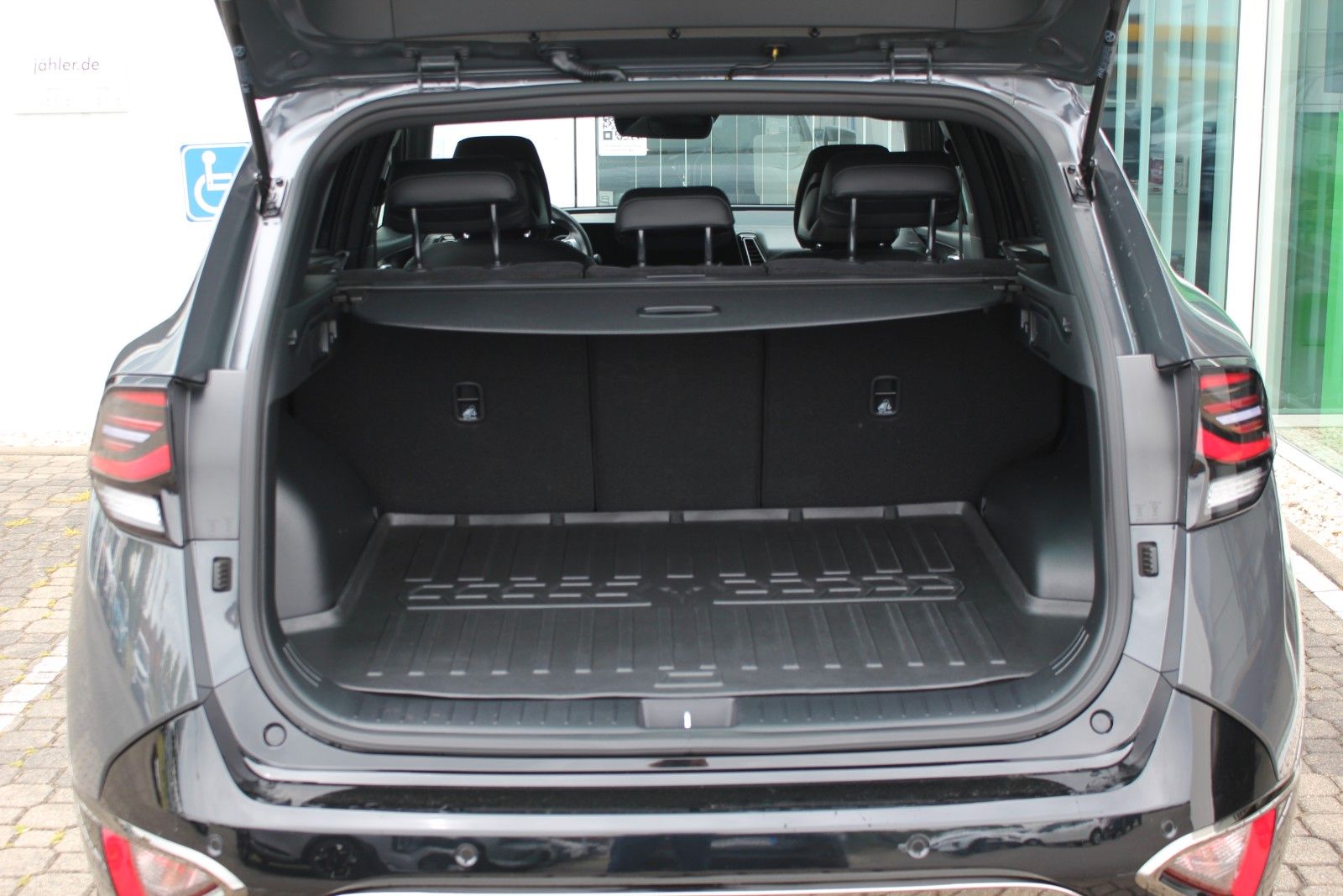 Fahrzeugabbildung Kia SPORTAGE NIGHTLINE EDITION DCT GLASDACH