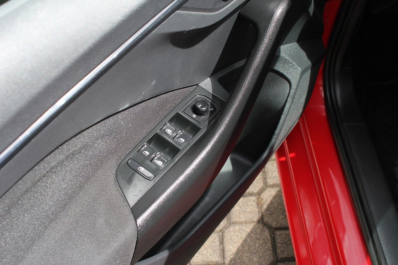 Fahrzeugabbildung SKODA SCALA ACTIVE