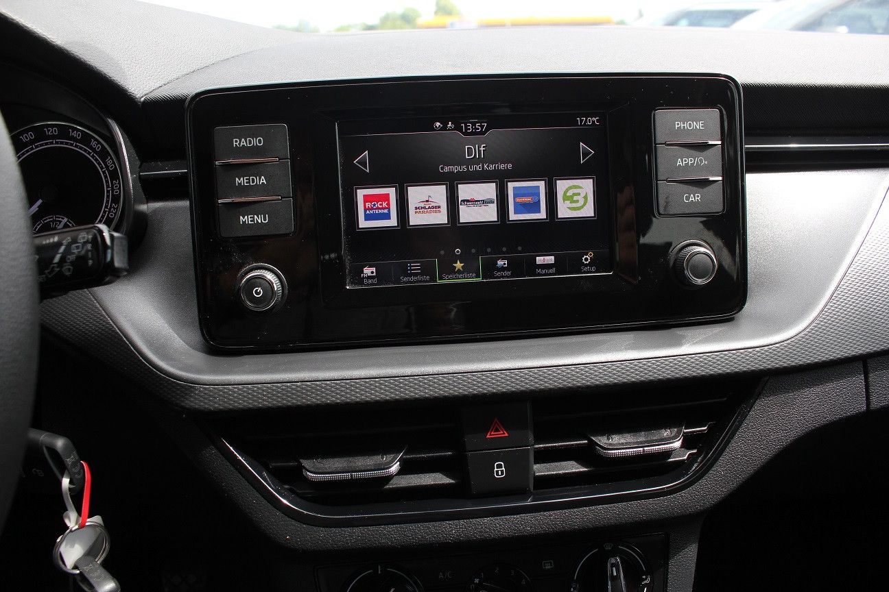 Fahrzeugabbildung SKODA SCALA ACTIVE