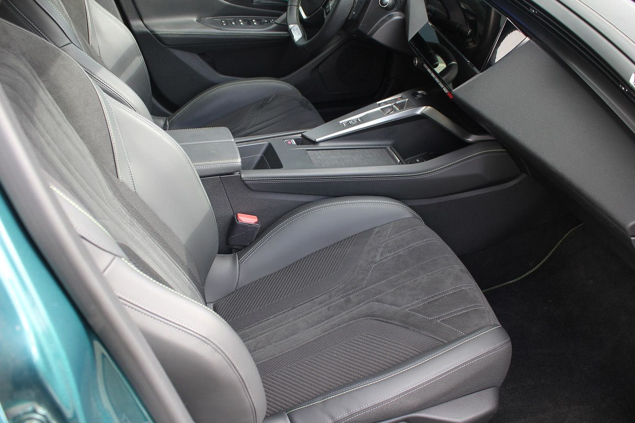 Fahrzeugabbildung Peugeot 308 SW GT