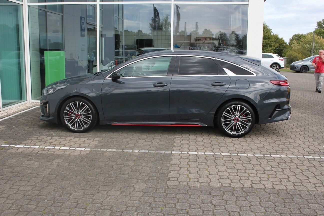 Fahrzeugabbildung Kia PROCEED GT DCT NAVI PAKET