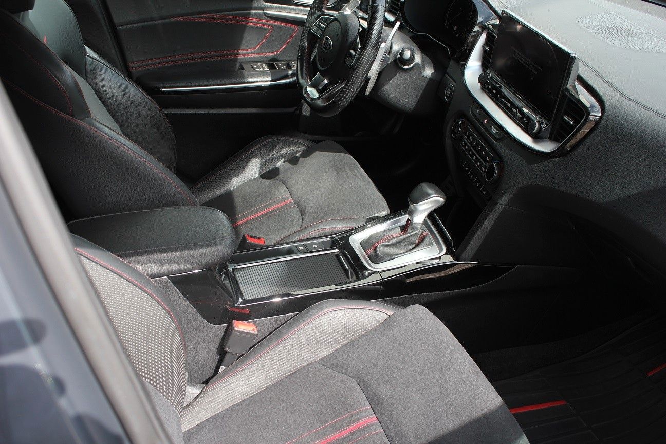 Fahrzeugabbildung Kia PROCEED GT DCT NAVI PAKET