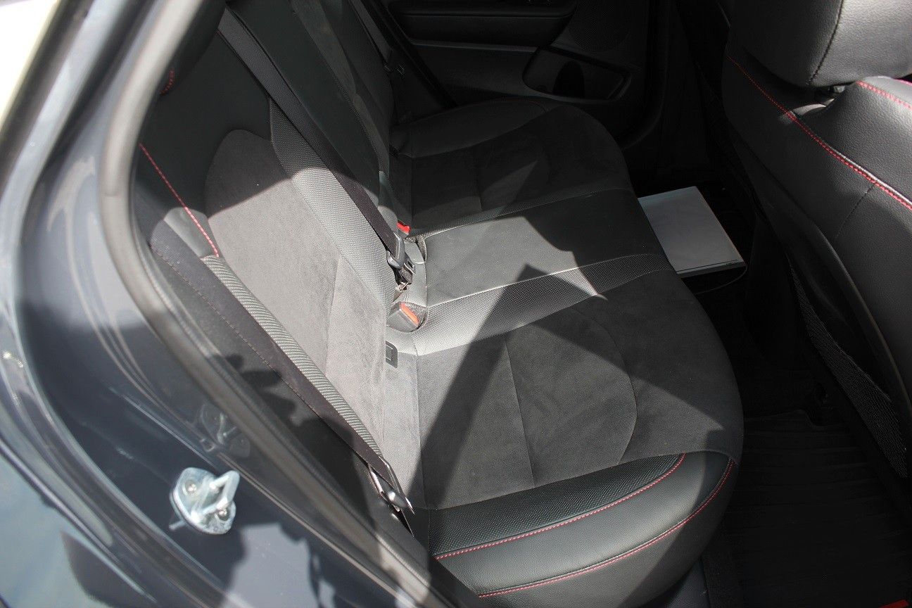 Fahrzeugabbildung Kia PROCEED GT DCT NAVI PAKET