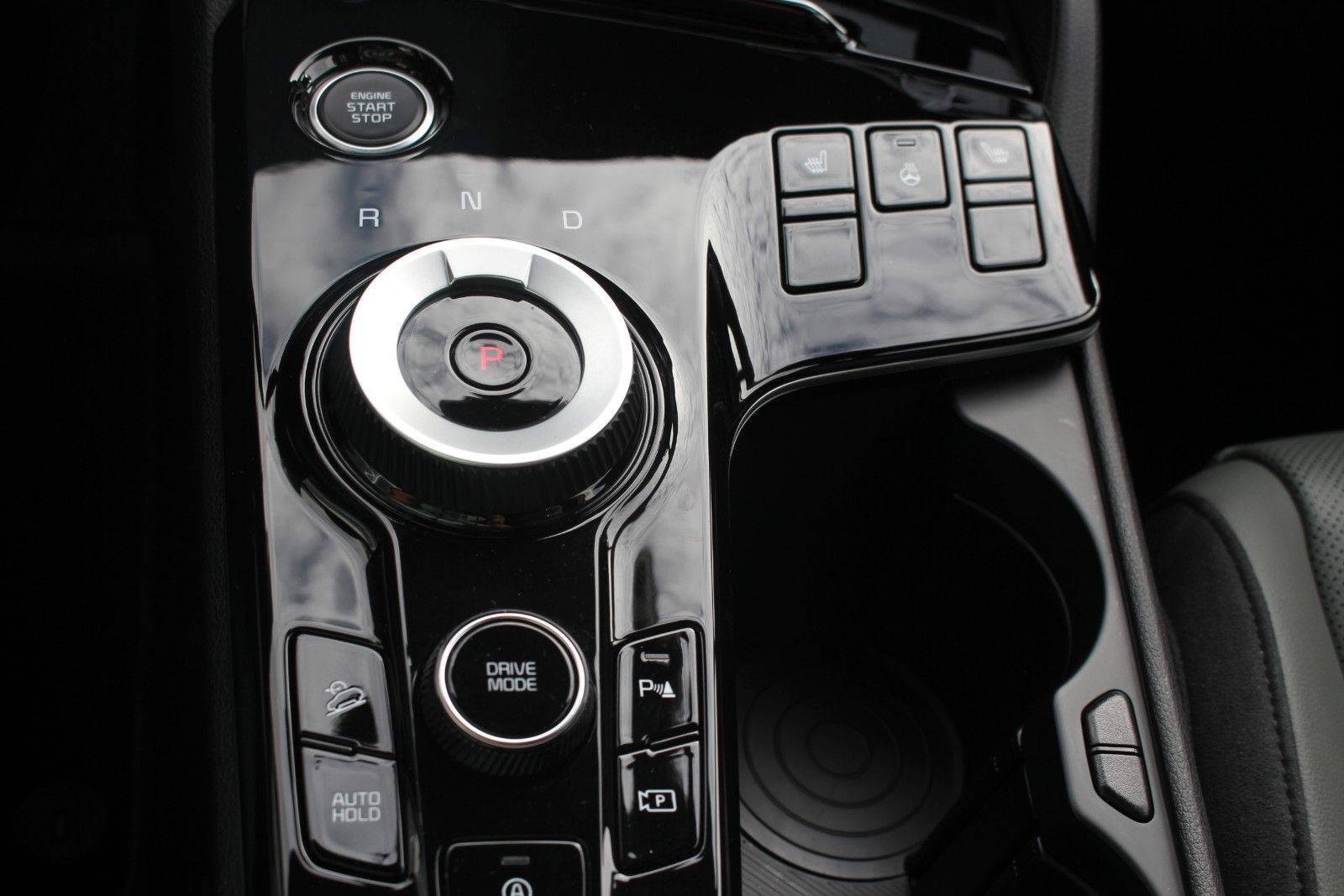 Fahrzeugabbildung Kia SPORTAGE NIGHTLINE EDITION DCT