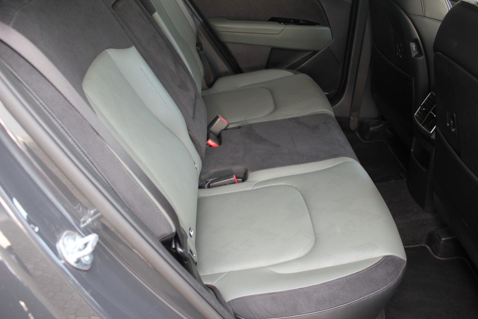 Fahrzeugabbildung Kia SPORTAGE NIGHTLINE EDITION DCT