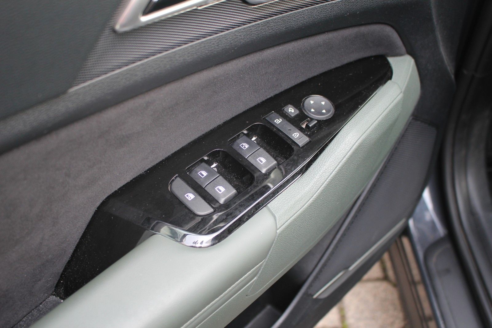 Fahrzeugabbildung Kia SPORTAGE NIGHTLINE EDITION DCT