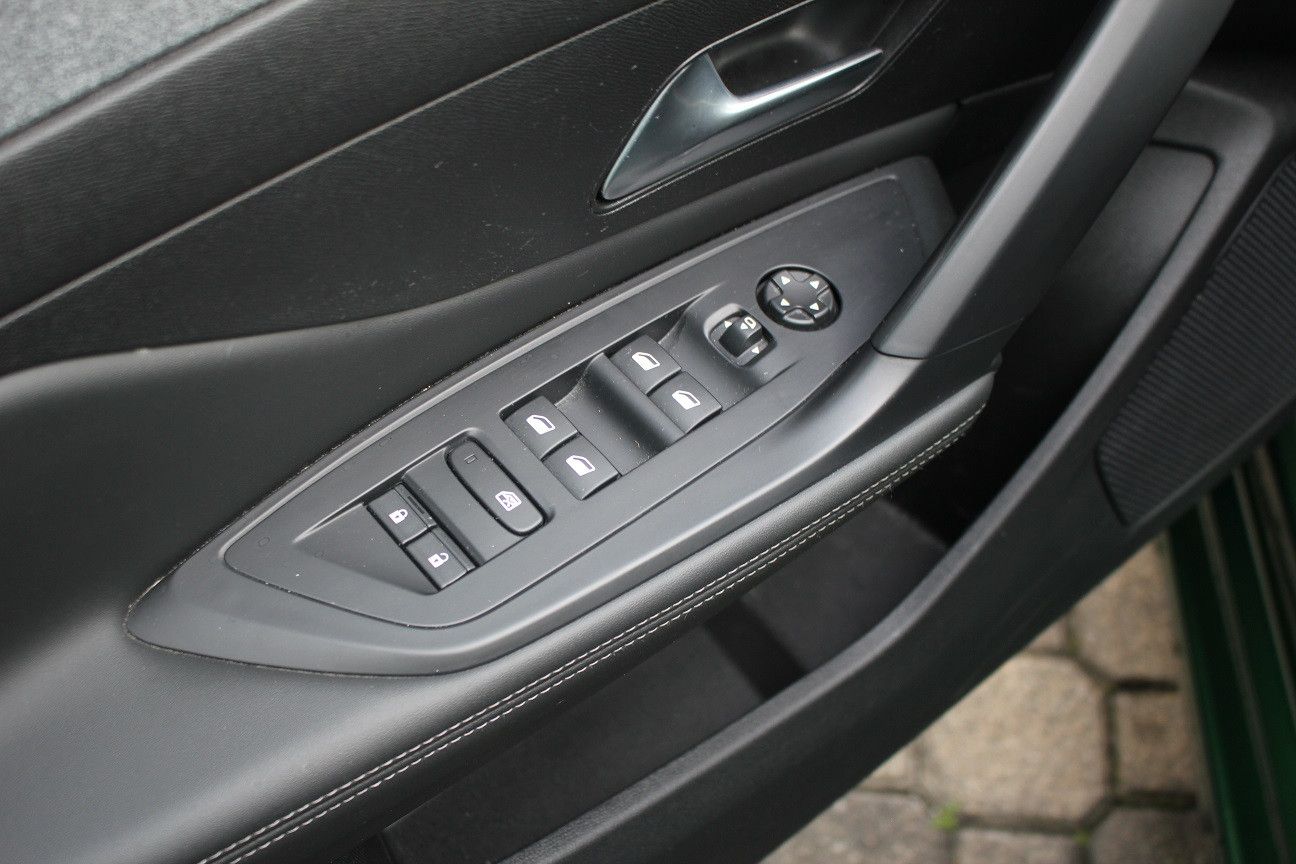 Fahrzeugabbildung Peugeot 308 Allure